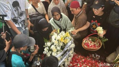 Tangis Ibunda Pecah di Pemakaman Affan Kurniawan – Update 1