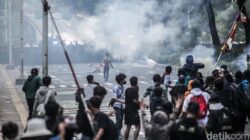 Mengapa Gas Air Mata Menyebabkan Perih? Kenali Kandungannya dan Cara Jitu Atasi Efeknya