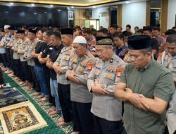 Polres Pelabuhan Tanjung Priok Gelar Salat Gaib untuk Dukung Ojol Affan Kurniawan