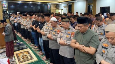 Polres Pelabuhan Tanjung Priok Gelar Salat Gaib untuk Dukung Ojol Affan Kurniawan