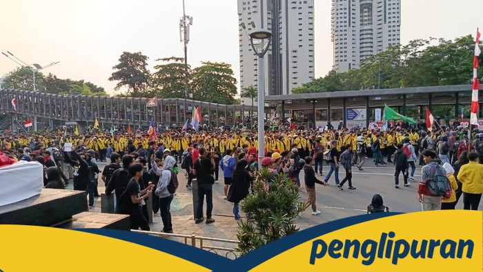 **Mahasiswa UI Bersuara untuk Affan: Aksi Bela di Polda Metro, Lalu Lintas Terhambat**