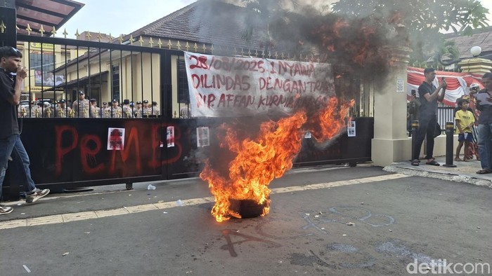 Sempat Bakar-bakar Ban, Massa Bela Ojol Diterima Polresta Bogor: Solidaritas Meluap atas Kematian Affan Kurniawan