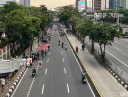 Jalan Gatot Subroto Ditutup, Demo Depan Polda Metro Berujung pada Kebakaran?