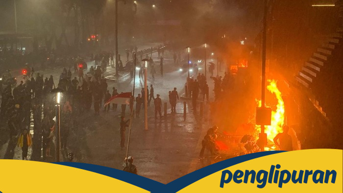 **Situasi di Polda Metro Jaya Memanas, Polisi Imbau Pendemo Pulang**