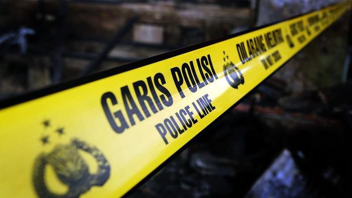 7 Mobil Polres Jaktim Jadi Korban Api, Molotov Terus Melanda!
