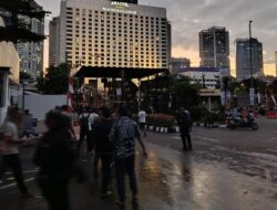 Situasi Polda Metro Jaya Pagi Ini, Masih Ada Petasan-Lemparan Batu – Update 1