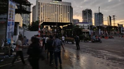 Situasi Polda Metro Jaya Pagi Ini, Masih Ada Petasan-Lemparan Batu – Update 1