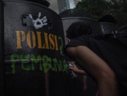 Buntut Demo Ricuh Jakarta, Satu Brimob Luka Parah dan Dirawat di RS Polri