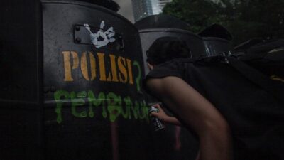 Buntut Demo Ricuh Jakarta, Satu Brimob Luka Parah dan Dirawat di RS Polri