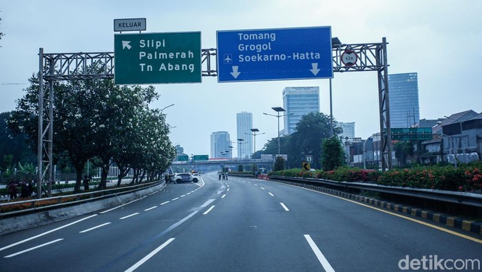 Tol Dalam Kota Masih Berstatus Tutup Pagi Ini, Pengendara Diminta Cari Alternatif