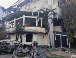 Tragedi Malam Di Makassar: Gedung DPRD Berlapis Api, 3 Jiwa Melayang