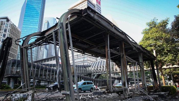 Pramono Tegang Saat Terkena Gas Air Mata di Sudirman-Thamrin