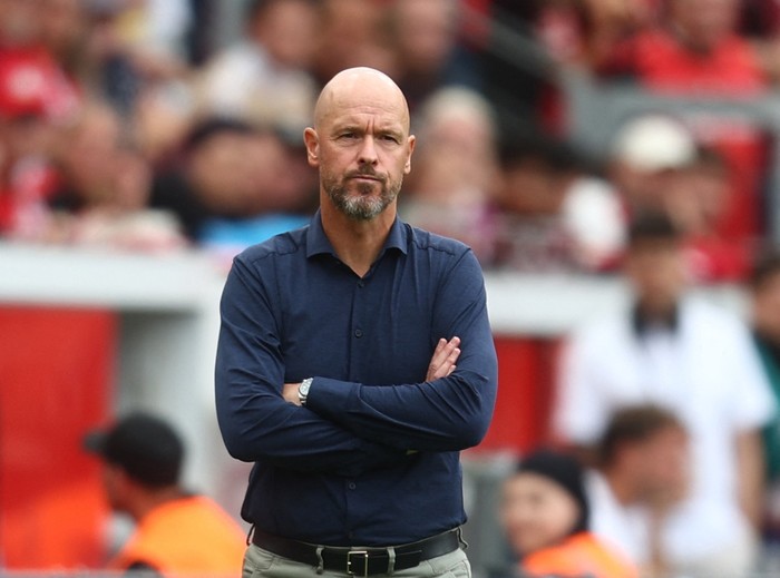 **Erik ten Hag di Ujung Tanduk: Bayer Leverkusen Terpuruk di Bundesliga**