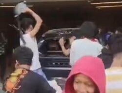 Mobil Lexus Ahmad Sahroni Dirusak Warga, Segini Harganya: Kisah Tragis atau Pelajaran Berharga?