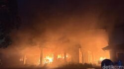 **Gedung DPRD Kota Kediri Jatim Terbakar, Lindungi Penanganan Darurat!**