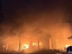 **Gedung DPRD Kota Kediri Jatim Terbakar, Lindungi Penanganan Darurat!**