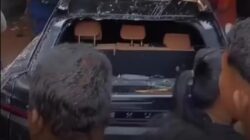 **Kecelakaan Mobil Lexus: Analisis Dampak dan Perawatan**