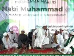 **Habib Rizieq Minta Umat Tunggu Komando Ulama Sebelum Bergerak**