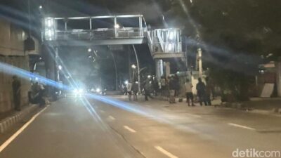 “Sejumlah Warga Mendekat ke Polres Jakut, Kendaraan Diminta Putar Balik”