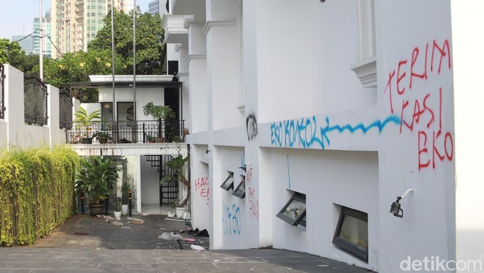 Sekuriti Sebut Massa Penjarah Rumah Eko Patrio Bukan Warga Sekitar, Tren Kriminalitas Naik?