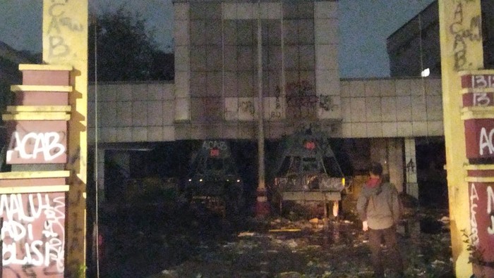Kebakaran Mengerikan di Eks Polres Jakpus Padam, Damkar Siap Pindahkan Upaya