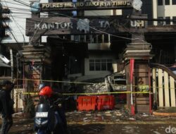 Kapolres Bantah Penembakan, Ricuh di Mapolres Jaktim Menyebutkan Konspirasi?