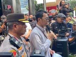 KPK Janji Usut Tuntas Rel KA, Pendemo Desak Bupati Pati Tersangka