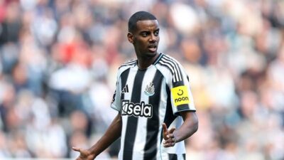 Isak Datang, Apakah Ini Awal Kebangkitan Baru untuk Lini Depan Liverpool?
