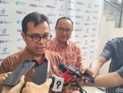 “Wamenkomdigi Berbicara: Ini Reaksi Setelah MK Larang Rangkap Jabatan”