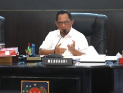 Mendagri: Warga Terlunta, Pemerintah Daerah Pincang?!