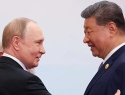 Bertemu Xi Jinping, Putin Puja-puji Hubungan Rusia dan China – Alternatif 1