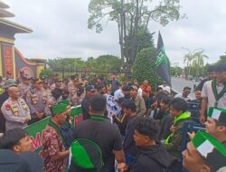 **Wakapolda Riau Terima Demo HMI: Aksi Damai dengan Harapan Baru**