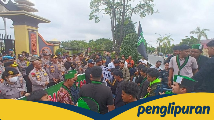 **Wakapolda Riau Terima Demo HMI: Aksi Damai dengan Harapan Baru**