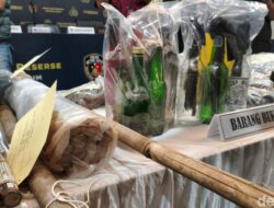 Inilah BUKTI NYATA Aksi Ricuh di Jakarta: Dari Batu Hingga Bom Molotov!