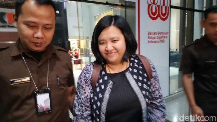 Fiona Eks Stafsus Nadiem, Senyum Manis Usai Diperiksa KPK, Apa yang Terjadi?