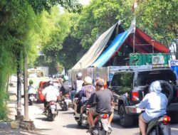 “Macet Mencekam di TB Simatupang: Galian Pagi Ini Bikin Warga Seumur Hidup!”