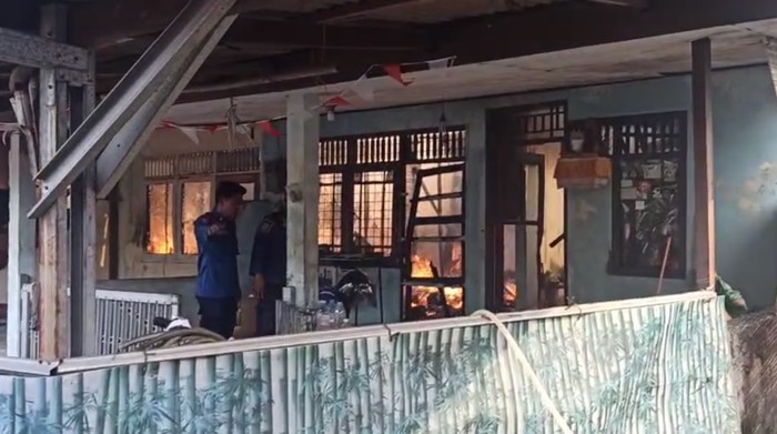 Api Merah di Asrama Polri Serpong: 11 Rumah Hancur dalam Kekejaman Kebakaran