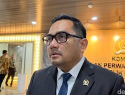 “Komisi II DPR Batalkan Kunjungan ke LN, Dana Dikembalikan ke Kas Negara: Langkah Transparansi atau Konspirasi?”