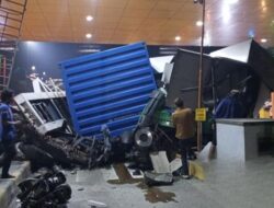 Truk Kontainer Ambruk, Kronologi Penabrakan GT Ciawi 2 hingga Gardu Tol Berantakan