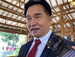17+8 Tuntutan Rakyat Bergema di Medsos, Yusril: Pemerintah Wajib Bukan Bisa Aja Aja!