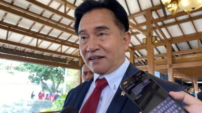 17+8 Tuntutan Rakyat Bergema di Medsos, Yusril: Pemerintah Wajib Bukan Bisa Aja Aja!