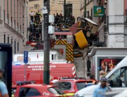 Tragedi Kereta Portugal: 15 Jiwa Terbaring di Bawah Rel?
