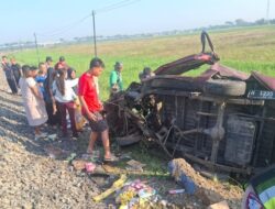 **Viral Narasi Mobil Dijarah Usai Tertabrak KA di Kendal, Ini Faktanya**