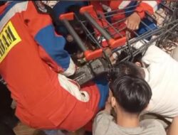 Balita Terjebak Troli, Damkar Beraksi Cepat di Supermarket Jakbar!