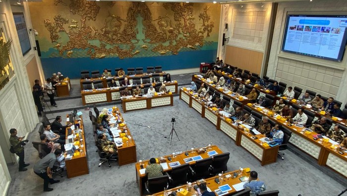 Ketua Komisi VII DPR Tegur Menteri Ekraf Soal Pelayanan Rakyat di Rapat Terbaru
