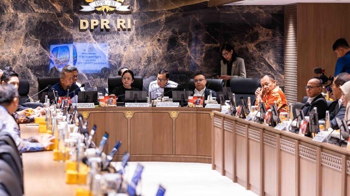 [Kumpulkan Ketua Fraksi, Puan Berani Reformasi DPR dari Dalam]