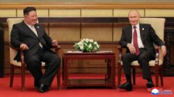 **Petugas Korut Lap Kursi Kim Jong Un Usai Bertemu Putin, Inilah Alasan Kesehatannya Terjaga**
