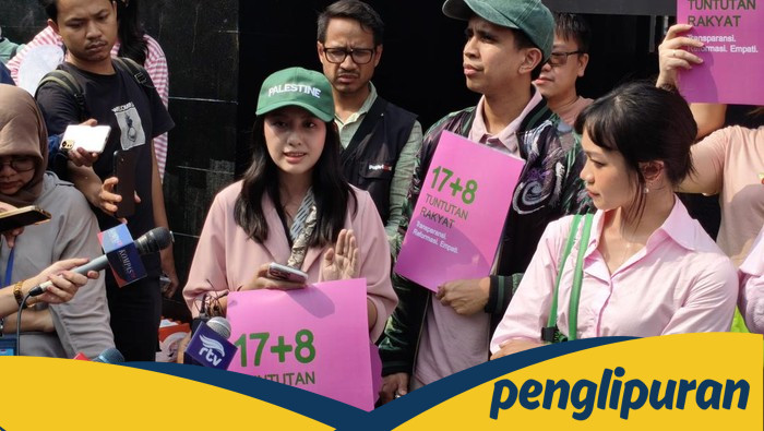 **Abigail Dkk Minta Bukti Konkret DPR, 17+8 Tuntutan Rakyat di Depan Gerbang Pancasila**