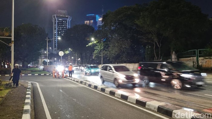 Demo Buruh di Patung Kuda Bubar: Jl Medan Merdeka Selatan Kembali Normal, Apa yang Terjadi?