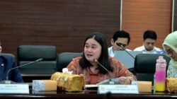 “Menjaga Akal Sehat di Tengah Live Kerusuhan: Strategi Survive di Era Informasi Berlebih”